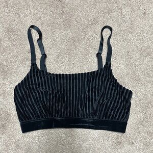 Colsie Black Striped Velvet Bandeau